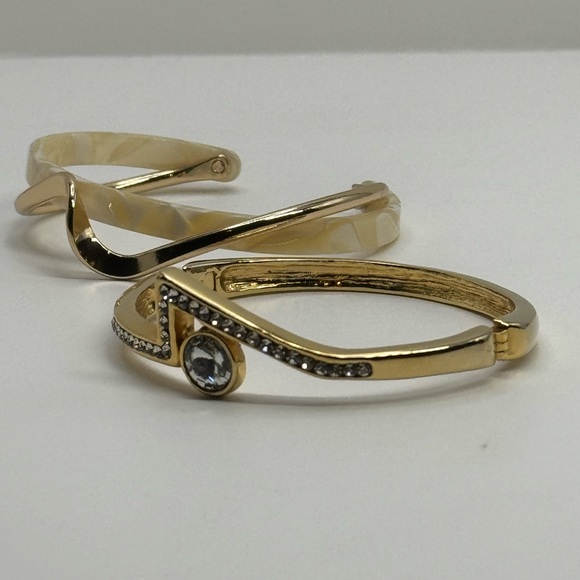 Gold tone bangle Set - Picture 5 of 7